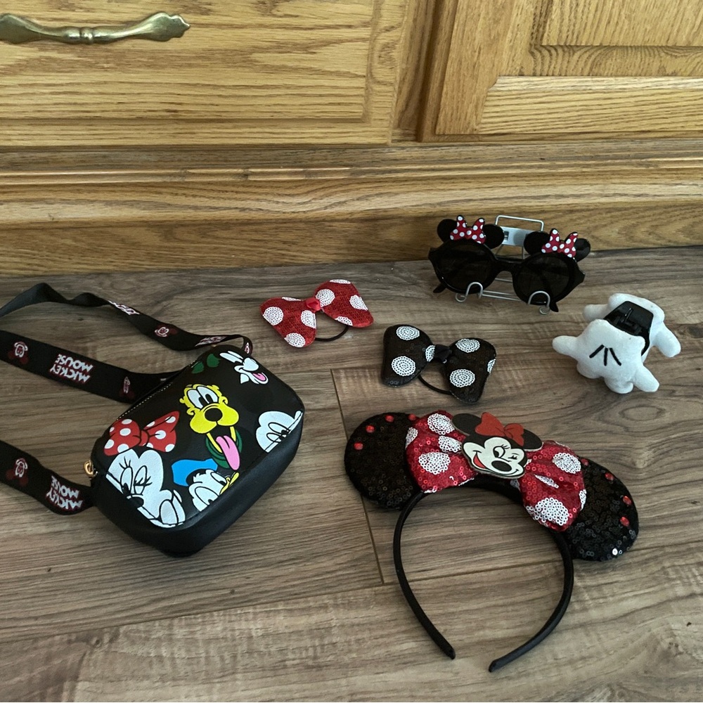 Disney! Bundle! Lot of 6!